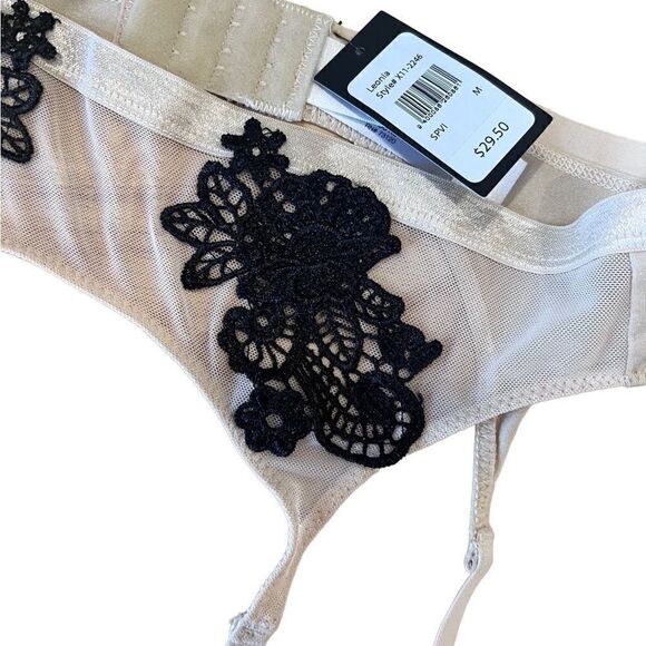 Fredericks of Hollywood garter belt, Leonia, size medium - Picture 1 of 7